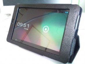 【Nexus（ネクサス） 7のケースはこれが値段の割にはいい感じです】
